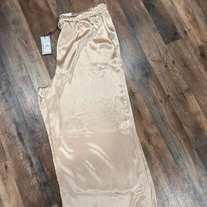 Nice gold trouser💛